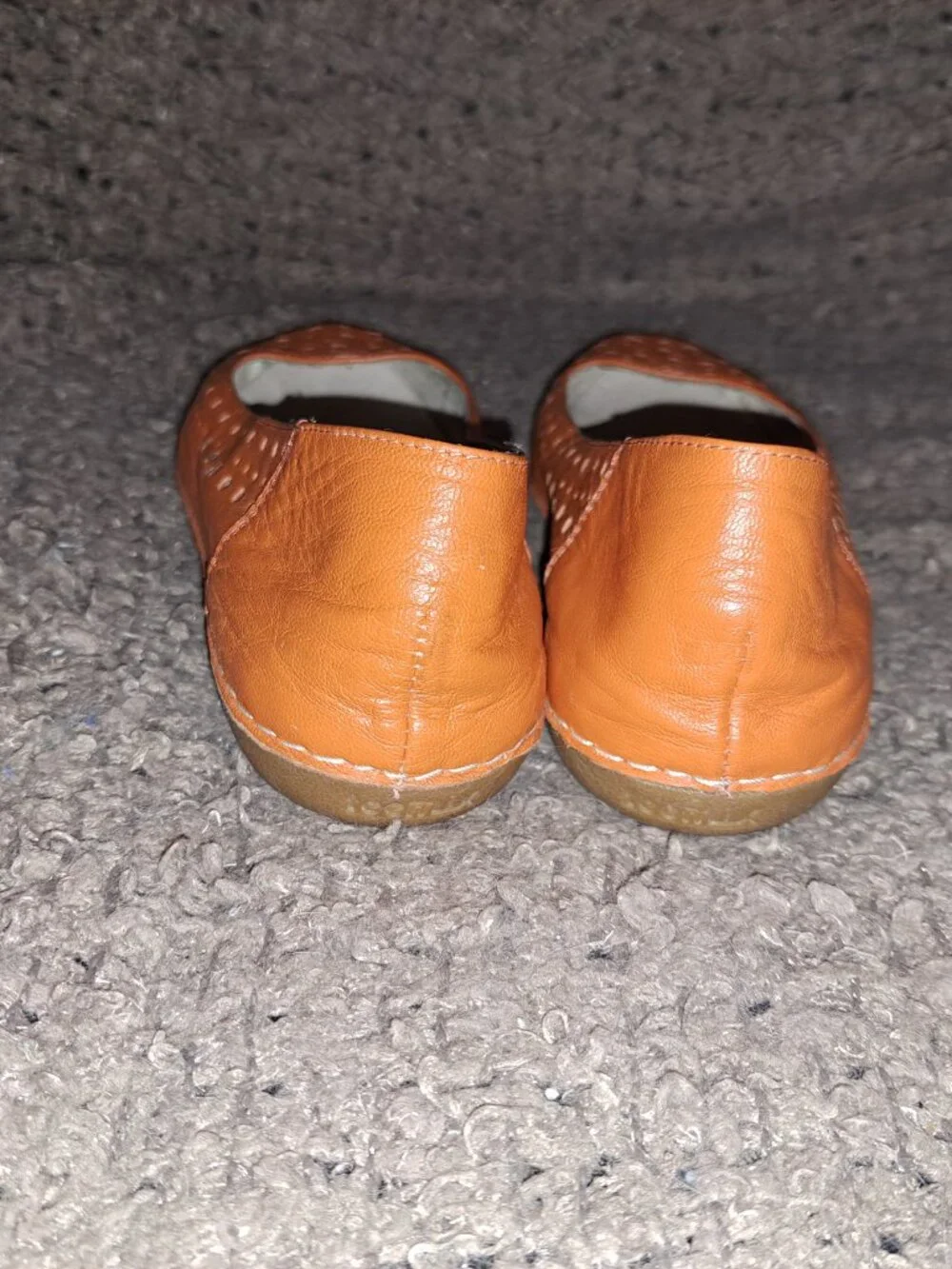 TEEMIX-Orange Perforated Leather Flats-Rubber Outsole-Vintage-Sz 38-Near Mint - Picture 6 of 8